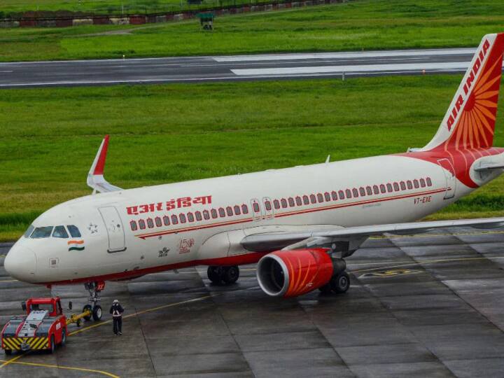 Air India constitutes inquiry committee in case of urinating on woman in flight DGCA assures action फ्लाइट में महिला पर पेशाब करने वाला 'No Fly List' में! Air India ने दर्ज कराई FIR, DGCA लेगा एक्शन