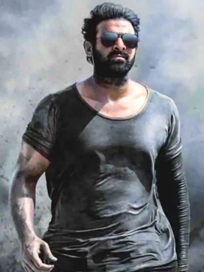 ਬਾਹੂਬਲੀ ਸਟਾਰ ਪ੍ਰਭਾਸ ਵੀ ਇਸ ਸਾਲ ਆਪਣੀ ਫਿਲਮ 'ਸਲਾਰ' ਨਾਲ ਪਰਦੇ 'ਤੇ ਦਸਤਕ ਦੇਣ ਜਾ ਰਹੇ ਹਨ। ਇਹ ਫਿਲਮ ਸਾਲ 2023 'ਚ 28 ਸਤੰਬਰ ਨੂੰ ਰਿਲੀਜ਼ ਹੋਵੇਗੀ।