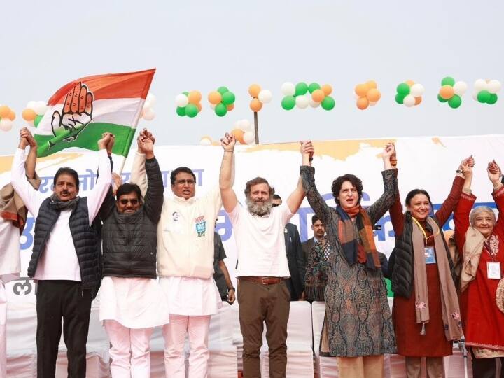 गाजियाबाद में इस यात्रा के प्रवेश करने के बाद कांग्रेस महासचिव प्रियंका गांधी वाद्रा और पार्टी के कई अन्य नेताओं ने राहुल गांधी और अन्य ‘भारत यात्रियों’ का स्वागत किया.