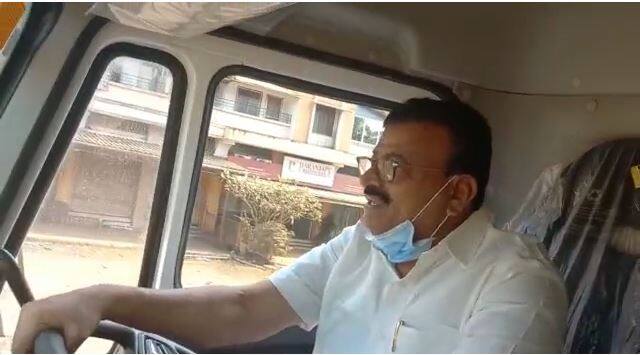 नामदार भास्कर जाधव हे विविध मुद्द्यांवरुन चर्चेत असतात.