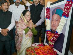 हिमाचल प्रदेश: आभार रैली में किसी ने  नहीं किया वीरभद्र सिंह का जिक्र, प्रतिभा सिंह ने मंच से सुना दी सबको खरी-खरी