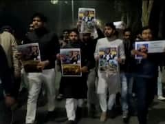 'मुस्लिमों के खिलाफ हो रहे हैं फैसले', हल्द्वानी में अतिक्रमण हटाने के विरोध में AMU छात्रों का प्रदर्शन