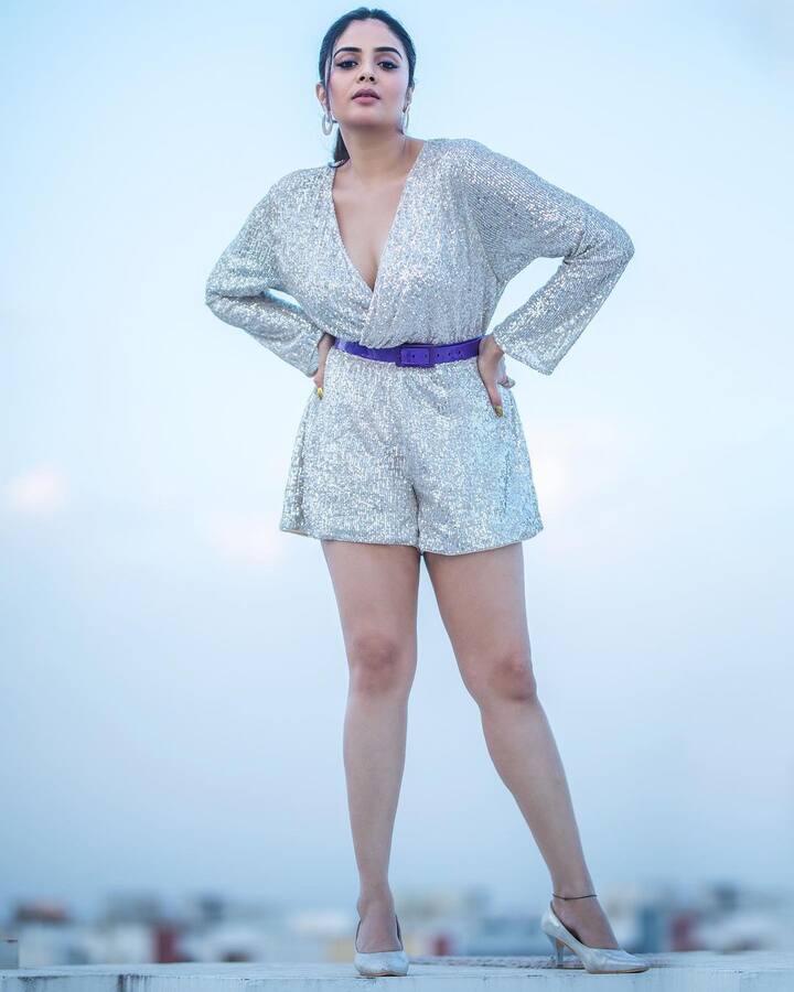 శ్రీముఖి తాజా పోస్ట్ చేసిన ఫోటోస్ ఇవి. Image Credit: Sreemukhi/Instagram