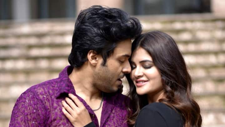 এই ছবিতে দেখা যাবে সোহম মজুমদারকে। ইতিমধ্যেই বলিউডে কাজ করে ফেলেছেন সোহম। এই ছবিতে একেবারে অন্যরকম চরিত্রে দেখা যাবে তাঁকে। সোহমের চরিত্রের নাম ঋষি।