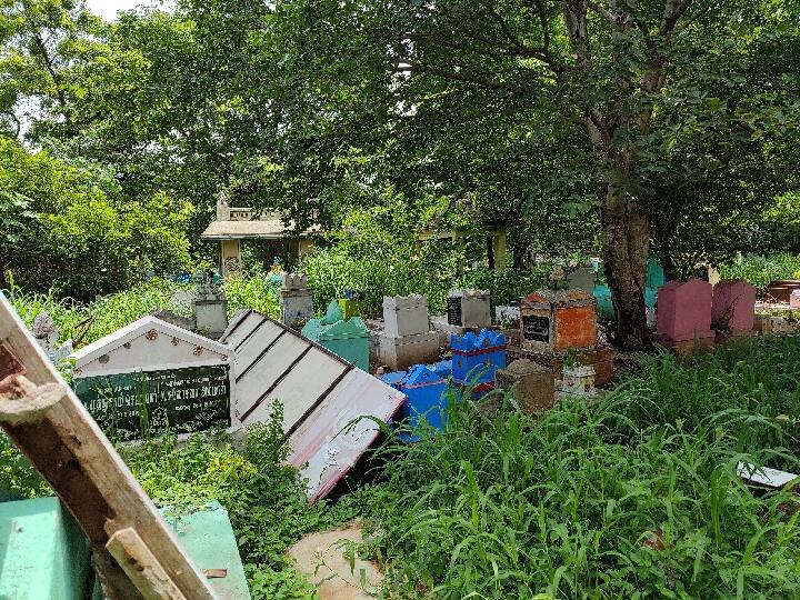 காட்டுப்பகுதியில் மர்மமான முறையில் இறந்த காவலர்; அடையாளம் தெரியாமல் உடலை அடக்கம் செய்த காவல்துறை