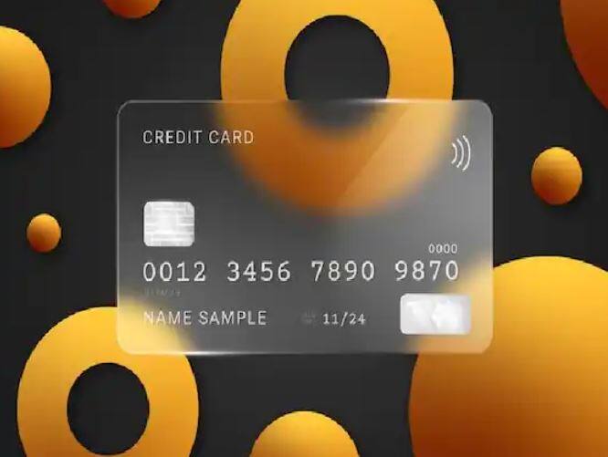 ਜੇਕਰ ਤੁਸੀਂ ਇੱਕ ਕ੍ਰੈਡਿਟ ਕਾਰਡ ਤੋਂ ਦੂਜੇ ਕ੍ਰੈਡਿਟ ਕਾਰਡ ਵਿੱਚ ਬਕਾਇਆ ਟ੍ਰਾਂਸਫਰ ਕਰਦੇ ਹੋ, ਤਾਂ ਤੁਹਾਨੂੰ ਇੱਕ ਵਾਧੂ ਵਿਆਜ ਦਰ ਅਤੇ ਪ੍ਰੋਸੈਸਿੰਗ ਫੀਸ ਦਾ ਭੁਗਤਾਨ ਕਰਨਾ ਪੈ ਸਕਦਾ ਹੈ