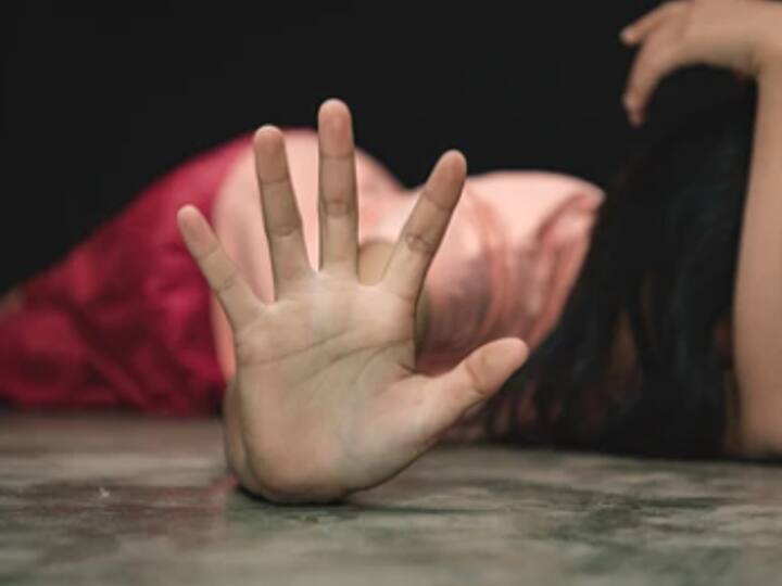 Patna Crime: Minor girl Molested in Patna, friend called her home while returning from coaching Four Accused for Doing Bad Thing with Teenager ann Patna Crime: पटना में नाबालिग छात्रा से गैंगरेप, कोचिंग से लौटते वक्त दोस्त ने घर बुलाया, 4 अन्य मित्रों के साथ मिलकर किया दुष्कर्म