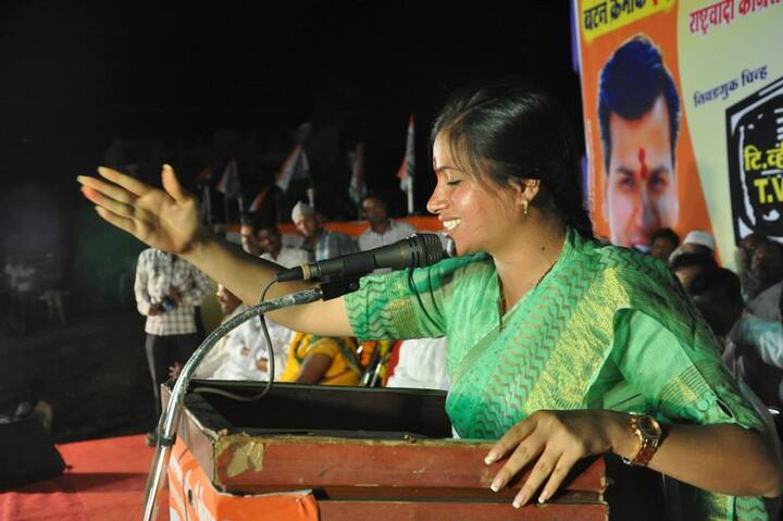 त्याविरोधात राणा यांनी मुंबई सत्र न्यायालयात धाव घेत, या प्रकरणातून दोषमुक्त करण्याची विनंती करणारी याचिकाही दाखल केली. या याचिकेवर विशेष सत्र न्यायाधीश राहूल रोकडे यांच्या समोर सुनावणी झाली.