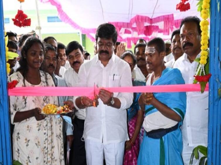 Minister Vemula Prashanth Reddy Inaugurates warehouse in Sikinderapur Nizamabad District Vemula Prashanth Reddy: ‘10 తరాల రైతులకు ప్రయోజనం చేకూరేలా సీఎం కేసీఆర్ నిర్ణయాలు, సంక్షేమ కార్యక్రమాలు’