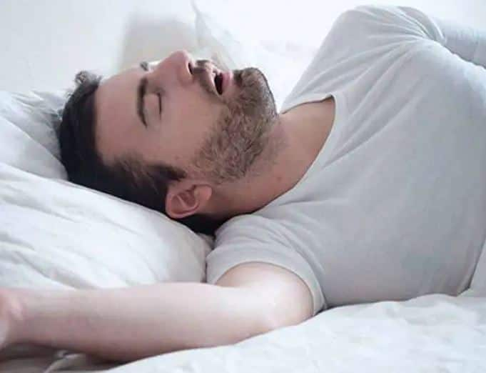 Why do I sleep with my mouth open causes effects symptoms ਮੂੰਹ ਖੋਲ੍ਹ ਕੇ ਸੌਣਾ ਵੀ ਇੱਕ ਬਿਮਾਰੀ ਹੈ! ਜਾਣੋ ਇਹ ਛੋਟੀ ਜਿਹੀ ਆਦਤ ਕਿਵੇਂ ਇੱਕ ਗੰਭੀਰ ਸਮੱਸਿਆ ਬਣ ਜਾਂਦੀ ਹੈ