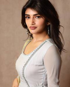 అజంతా శిల్పంలా మెరిసిపోతున్న శ్రీలీల