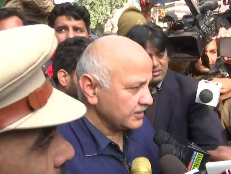 Family Asked For Job, Will Extend All Help: Manish Sisodia Meets Family Of Kanjhawala Victim—Watch Family Asked For Job, Will Extend All Help: Manish Sisodia Meets Family Of Kanjhawala Victim—Watch