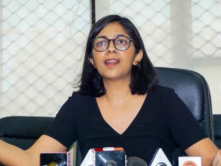 Delhi crime attempt to kidnap girl in pandav nagar threat of acid attack DCW Swati Maliwal notice issued police ann Delhi: युवती के अपहरण की कोशिश, एसिड अटैक की धमकी, DCW चीफ का पुलिस को नोटिस