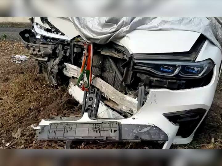 Dhananjay Munde Accident : परळीकडे जात असताना धनंजय मुंडेंच्या गाडीला अपघात. अपघात धनंजय मुंडेंच्या छातीला किरकोळ मार, मुंबईतल्या ब्रीच कँडी रूग्णालयात होणार उपचार