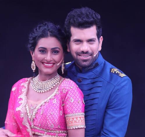 'रंग माझा वेगळा' या मालिकेत सतत येणाऱ्या रंजक वळणांमुळे ही मालिका प्रेक्षकांच्या पसंतीस उतरली आहे.