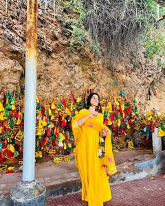 Mirnalini Ravi: அரோகரா...பழனி முருகன் கோயிலில் தரிசனம் செய்த நடிகை மிர்னாலினி ரவி !