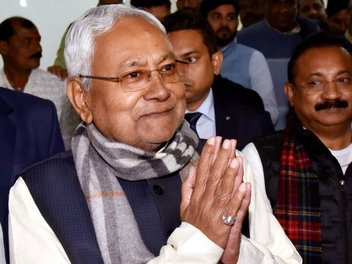 Nitish Kumar Showered Grace on BJP Ram Kripal Yadav Bihar Deputy CM Tejashwi Yadav Kept Listening ann Bihar Politics: नीतीश कुमार ने BJP पर बरसाई 'कृपा', बगल में सब कुछ सुनते रहे तेजस्वी यादव, जानें पूरा मामला