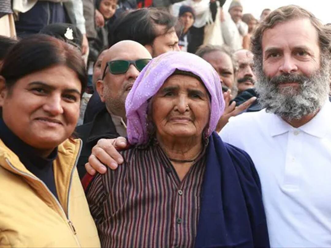 Bharat Jodo Yatra : தொடரும் ராகுல் காந்தியின் யாத்திரை.. ஒற்றுமை பயணத்தில் இணைந்த ஷூட்டர் பாட்டி.. 'Shooter Dadi' Prakashi Tomar Joins Rahul Gandhi-Led Yatra In UP Bharat Jodo Yatra : தொடரும் ராகுல் காந்தியின் யாத்திரை.. ஒற்றுமை பயணத்தில் இணைந்த ஷூட்டர் பாட்டி..