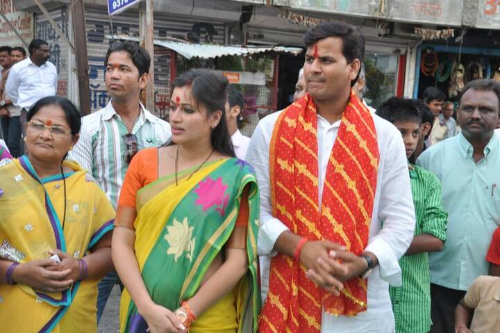 मात्र, त्यांनी दाखल केलेलं अनुसूचित जातीचे प्रमाणपत्र आणि शाळा सोडल्याच्या दाखल्यामध्ये (लिव्हींग सर्टिफिकेट) फेरफार करून मिळवल्याचे आढळून आलें.