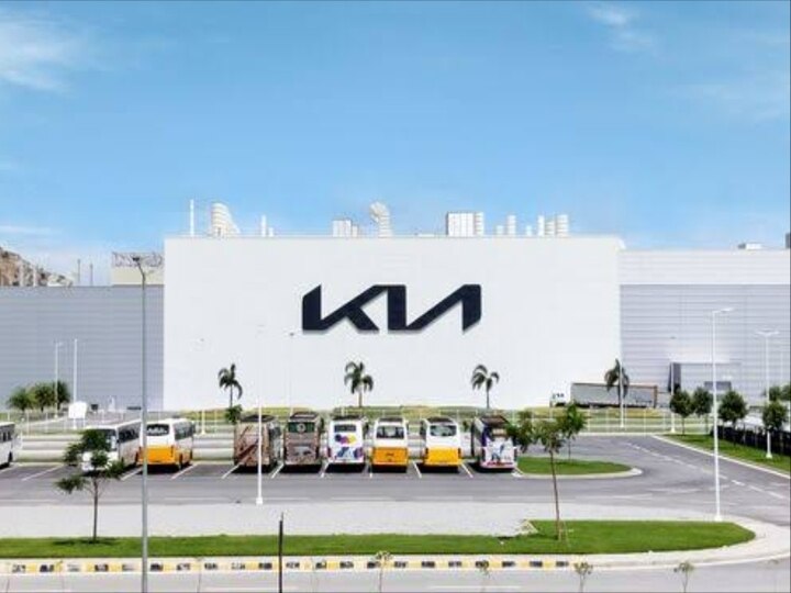 Kia Motors : எந்த நிறுவனமும் செய்யாத சாதனை… 94.7 வருடந்திர வளர்ச்சி! 2022-இல் 3.36 லட்சம் கார்களை விற்ற கியா!