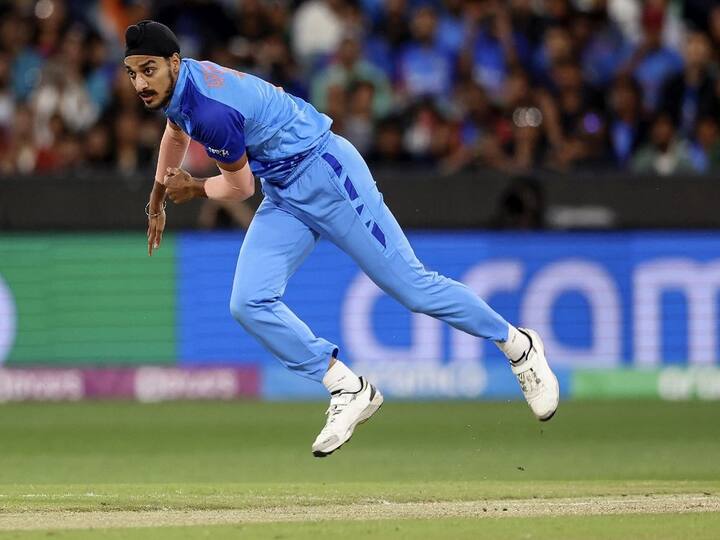 Netizens troll Arshdeep Singh for No balls during IND vs SL 2nd T20I Arshdeep Singh Gets Trolled On Social Media For Bowling 5 No Balls In IND vs SL 2nd T20I