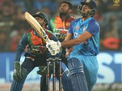 अक्षर पटेल की तूफानी पारी से बदला मैच का रुख, हसरंगा पर लगाई छक्कों की हैट्रिक 