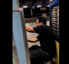 Sonu Sood: ਟਰੇਨ ਦੀਆਂ ਪੌੜੀਆਂ 'ਤੇ ਬੈਠ ਕੇ ਸਫਰ ਦਾ ਮਜ਼ਾ ਲੈ ਰਿਹਾ ਸੀ ਸੋਨੂੰ ਸੂਦ, ਵੀਡੀਓ ਦੇਖ ਕੇ ਉੱਤਰੀ ਰੇਲਵੇ ਨੇ ਲਾਈ ਫੱਟਕਾਰ, ਕਿਹਾ-ਤੁਸੀਂ ਰੋਲ ਮਾਡਲ ਹੋ...