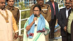 'বিজেপি নেতারা আবাস যোজনার বাড়ি নিয়েছে, সেই নাম বাদ দেওয়া হচ্ছে', ভোটের আগে তোপ মমতার