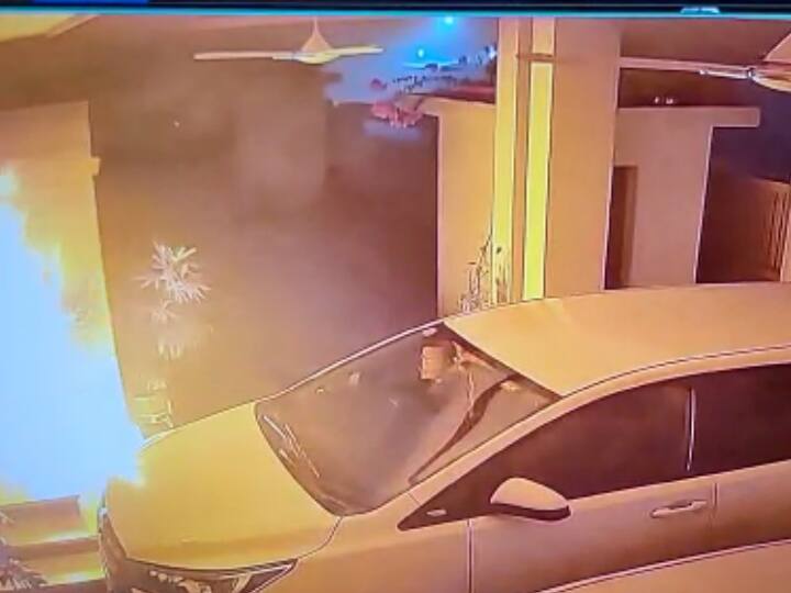 Petrol Bomb Attack a House in Hoshiarpur Punjab CCTV Police Investigate ANN Punjab News: होशियारपुर में एक घर पर पेट्रोल बम से हमला, घटना सीसीटीवी में कैद