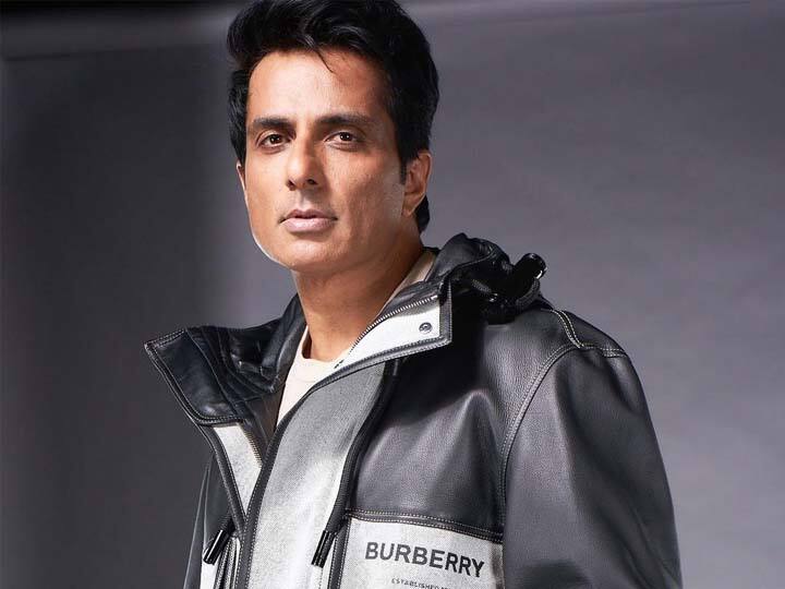 Sonu Sood apologises to northern railway after travelling on train footboard says thank you for this message Sonu Sood Tweet: सोनू सूद ने ट्रेन में की ऐसी गलती कि भड़का रेलवे, एक्टर ने अपनी हरकत के लिए मांगी माफी