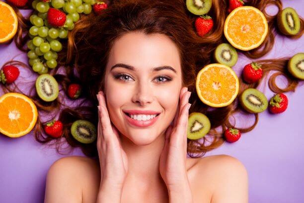 Beauty skin care choose your diet according your skin type Skin care tips:આપની સ્કિન ટાઇપ મુજબ પસંદ કરો ડાયટ, દરેક સિઝનમાં ગ્લો કરતી રહેશે સ્કિન
