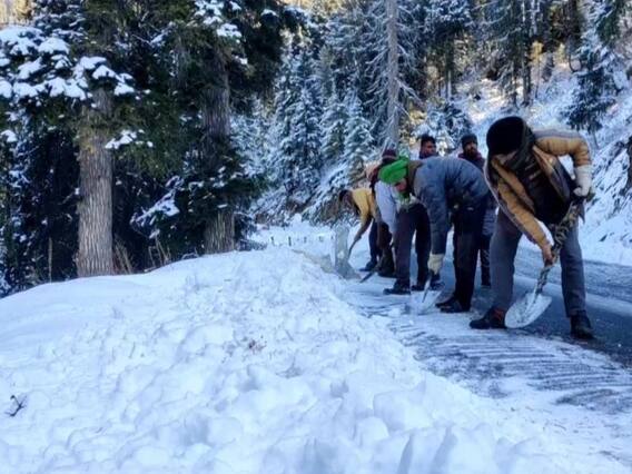 Snowfall Pictures: इंंडिया गेट पर स्नोफॉल! पहाड़ों का रिकॉर्ड तोड़ रही दिल्ली, यहां पड़ती बर्फ तो क्या होता?