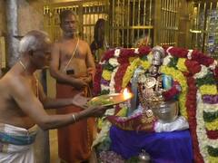 கரூர் அபய பிரதான ரங்கநாதர் சுவாமி வெண்ணைத்தாழி அலங்காரத்தில் காட்சி