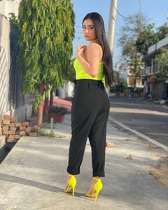 Urusa Javed Pics: फैशन में उर्फी जावेद को टक्कर देती हैं उनकी बहन, देखने में भी हैं बेहद हसीन