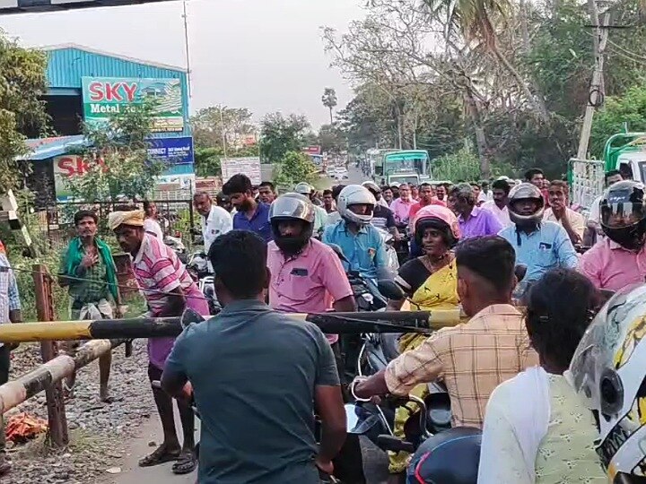 மாயனூர் அருகே டாட்டா ஏஸ் லோடு வாகனம் - லாரி நேருக்கு நேர் மோதி, இருவர் பலி.