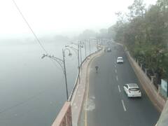 छोटे बच्चों ने लगाई गुहार, 'कलेक्टर साहब- छुट्टी बढ़ा दो, सर्दी बहुत है'