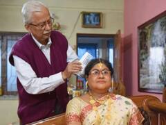 कोलकाता: एक दूजे के लिए! पत्नी की कोरोना से गई जान तो पति ने बनवाई सजीव दिखने वाली प्रतिमा, खूब हो रही चर्चा