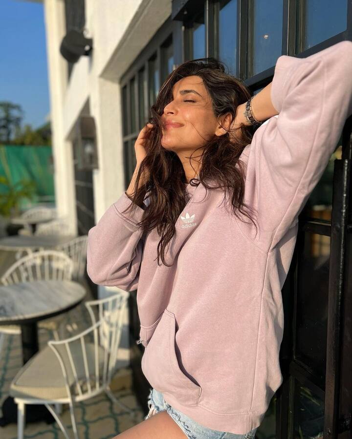 करिश्मा तन्ना आजकाल क्वचितच प्रोजेक्टमध्ये दिसते. लग्नानंतर, ती आपल्या कुटुंबाला आणि वैवाहिक जीवनाला खूप वेळ देत आहे. (फोटो सौजन्य :karishmaktanna/इंस्टाग्राम)