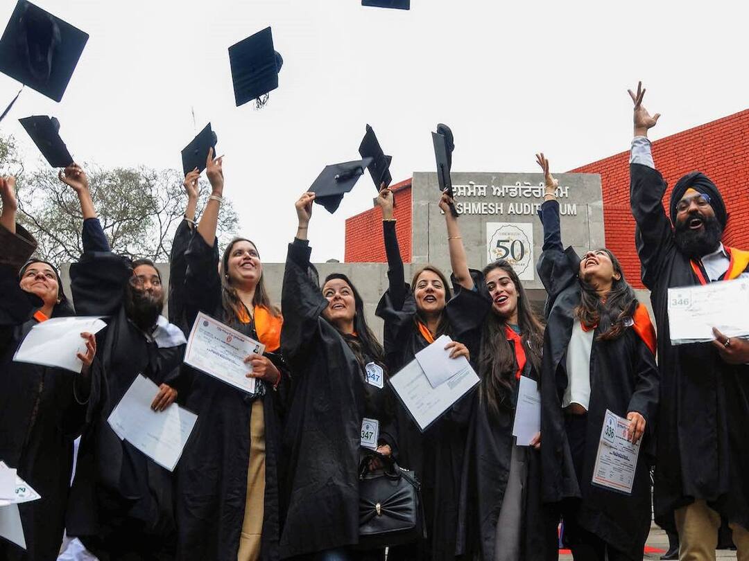 Foreign universities: இந்தியாவில் கல்லூரிகளை திறக்கும் வெளிநாட்டு பல்கலைக்கழகங்கள்... ஆன்லைன் வகுப்புகள் எடுக்க தடை...!