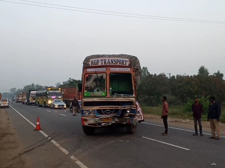 மாயனூர் அருகே டாட்டா ஏஸ் லோடு வாகனம் - லாரி நேருக்கு நேர் மோதி, இருவர் பலி.