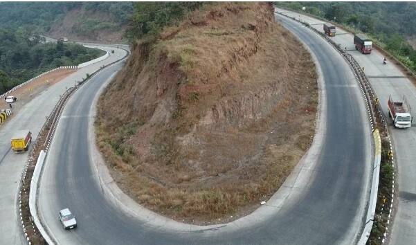 मुंबई-गोवा महामार्गावर काही महत्त्वाचे घाट आहेत.