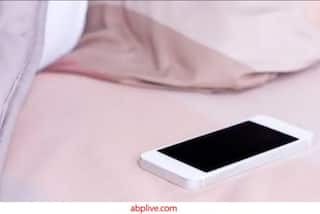 ਜੇ ਤੁਸੀਂ ਵੀ ਆਪਣੇ ਸਿਰਹਾਣੇ ਕੋਲ ਫ਼ੋਨ ਰੱਖ ਕੇ ਸੌਂਦੇ ਹੋ ਤਾਂ ਹੋ ਜਾਓ ਸਾਵਧਾਨ...