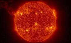 Solar Storm: সূর্যের কাছাকাছি পৃথিবী, সৌরঝড়ে বিঘ্ন ঘটতে পারে বিদ্যুৎ সরবরাহে, রেডিও ফ্রিকোয়েন্সিতেও প্রভাব!