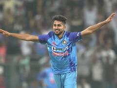 VIDEO: भारत को मिल गया सबसे बड़ा 'रफ्तार का सौदागर', देखें मैदान पर कैसे आग उगल रही हैं गेंदें