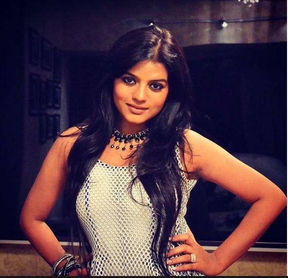 मिताली नाग – टीवी शो 'गुम है किसी के प्यार में' में फेम एक्ट्रेस मिताली नाग भी कभी टीवी पर रिवीलिंग ड्रेस में नजर नहीं आई. ना ही उन्हें कभी रियल लाइफ में बिकिनी पहने देखा गया. उनका कहना है कि वो ऐसे कपड़े पहनने में सहज महसूस नहीं करती.