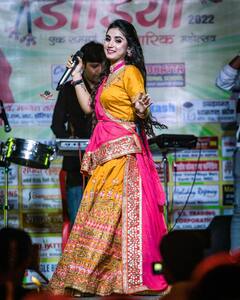 Renuka Panwar Photos: हरियाणा की इस सिंगर के आगे फीका है सपना चौधरी का चार्म, खूबसूरती देख आप 'क्वीन' को भूल जाएंगे