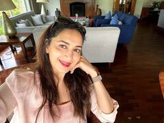 Madhuri Dixit House: 48 करोड़ के लग्जरी घर में रहती हैं माधुरी दीक्षित, समंदर का व्यू और सुपर पार्किंग स्पेस जैसी सुविधाएं मौजूद