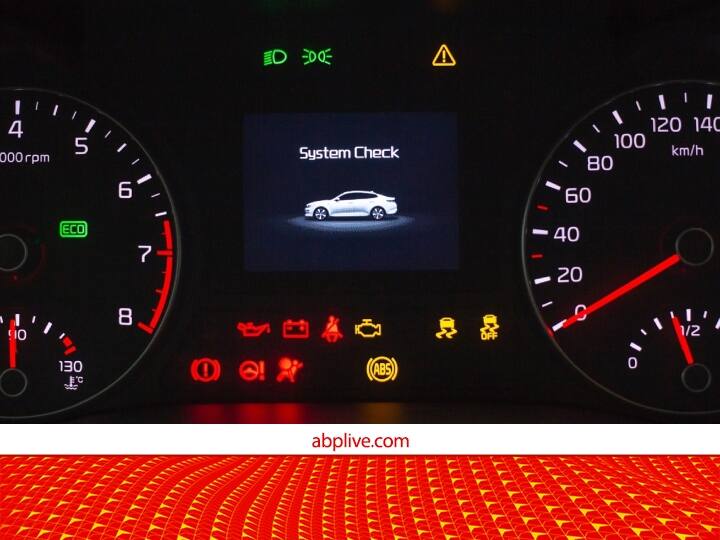 Follow these car warning lights to avoid any problem in vehicle Car warning lights Warning Lights in Car: कार के डैशबोर्ड पर ये वार्निंग लाइट दिखते ही हो जायें सावधान, समझ लीजिये इनका मतलब