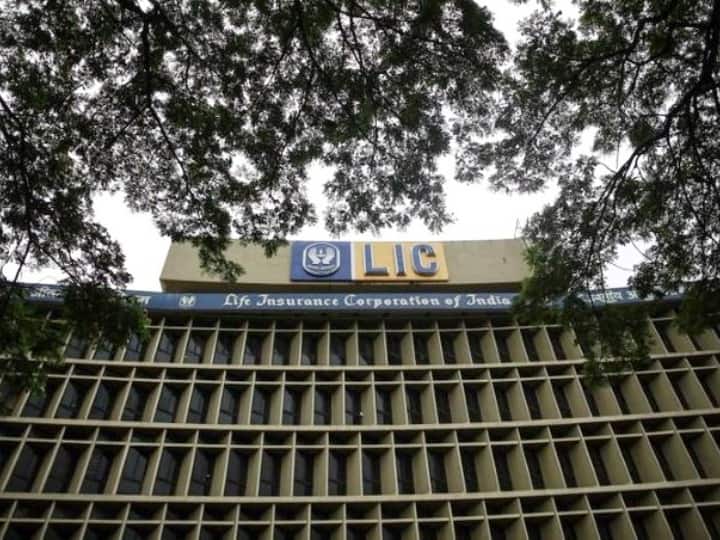 LIC Jeevan Akshay Policy: LIC की ये स्कीम हर महीने 20 हजार रुपये की कराएगी आमदनी, सिर्फ एक बार करना होगा निवेश LIC Jeevan Akshay Policy lic policy give Rs 20 thousand every month after lump sum amount invest LIC Jeevan Akshay Policy: LIC की ये स्कीम हर महीने 20 हजार रुपये की कराएगी आमदनी, सिर्फ एक बार करना होगा निवेश