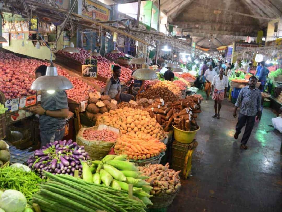 vegetable price list for 5th january 2023 in koyambedu market chennai Vegetables Price: சரசரவென குறைந்த தக்காளி, பீன்ஸ், வெண்டை - இன்றைய காய்கறி விலை நிலவரம் இதுதான்